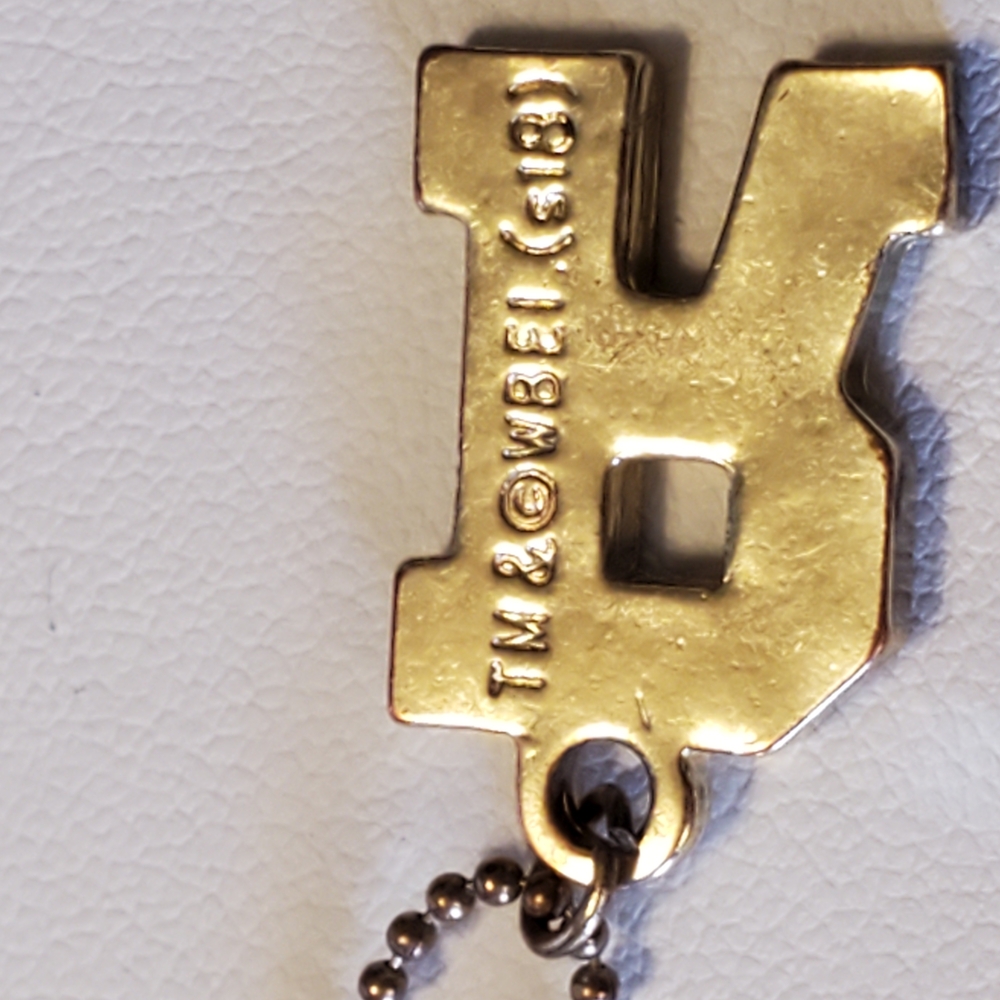 Gold Initial 'R' Necklace - Picture 2 of 3
